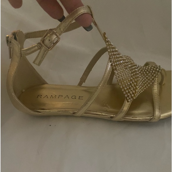 Gold gladiator sandals - Picture 2 of 4